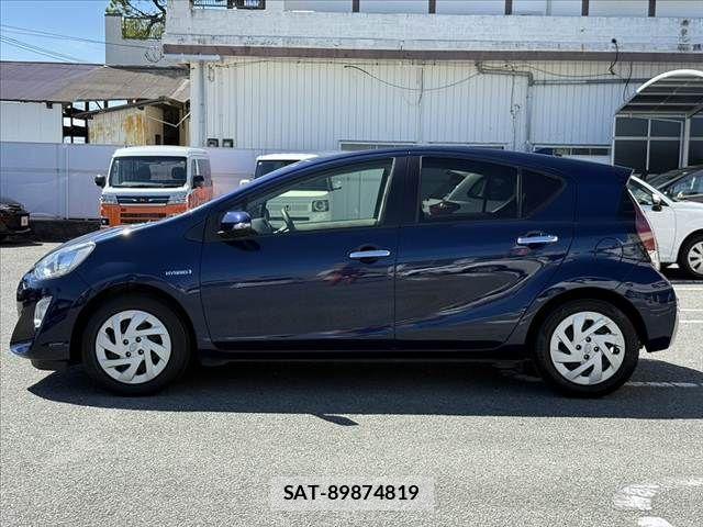 Toyota AQUA 2016-07 7978490-10