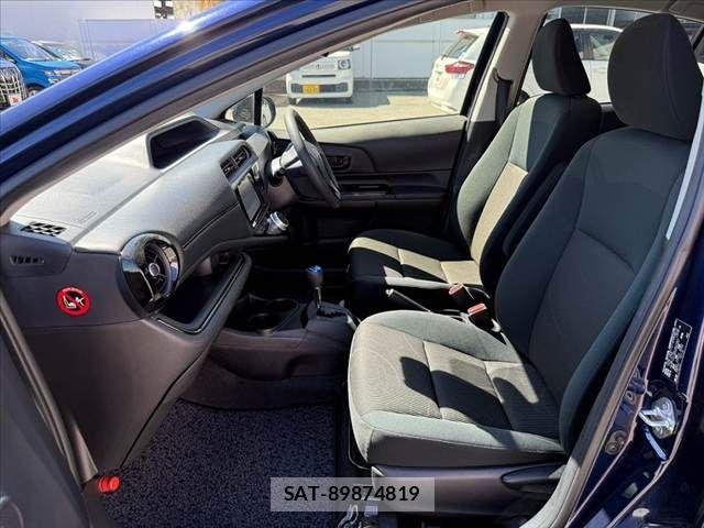 Toyota AQUA 2016-07 7978490-16