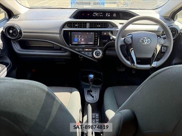 Toyota AQUA 2016-07 7978490-1