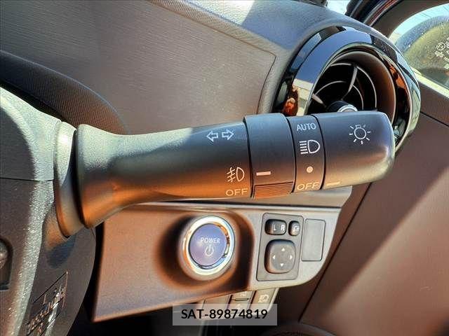 Toyota AQUA 2016-07 7978490-24