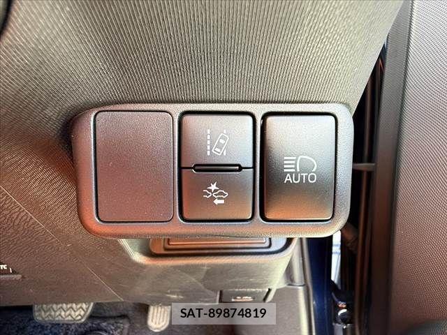Toyota AQUA 2016-07 7978490-26