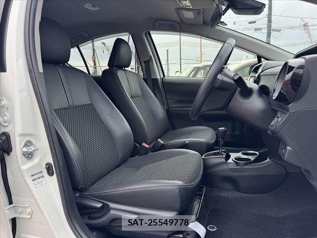 Toyota AQUA 2017-09 7978470-15