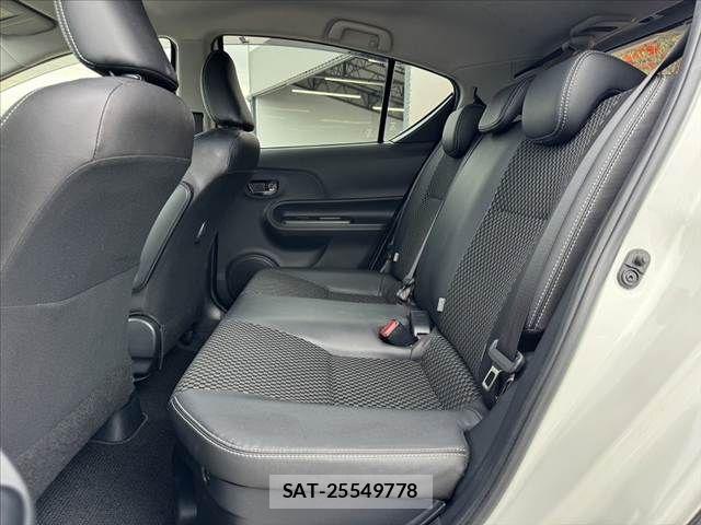 Toyota AQUA 2017-09 7978470-17