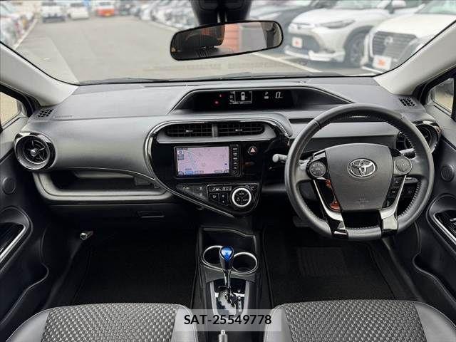 Toyota AQUA 2017-09 7978470-1