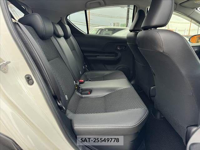 Toyota AQUA 2017-09 7978470-19