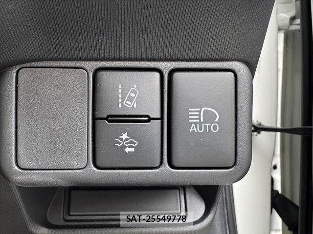 Toyota AQUA 2017-09 7978470-25