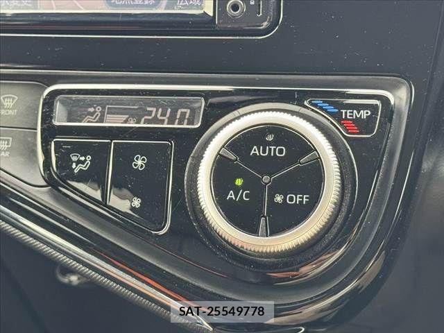 Toyota AQUA 2017-09 7978470-3