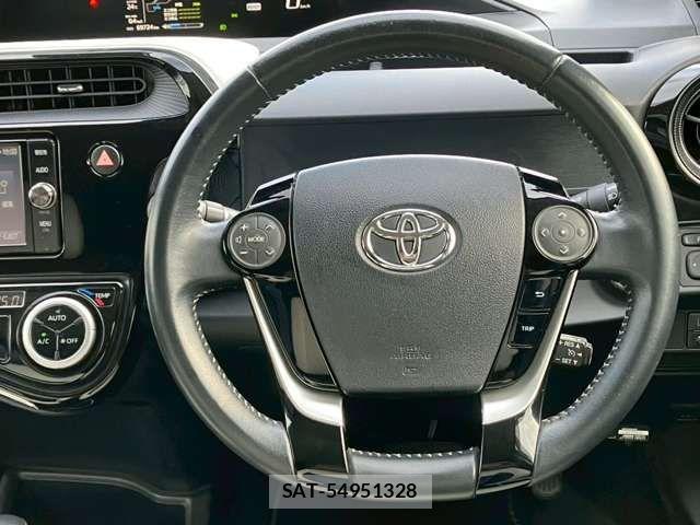 Toyota AQUA 2018-09 7978472-13