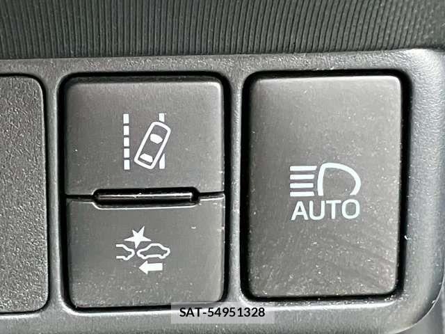 Toyota AQUA 2018-09 7978472-2