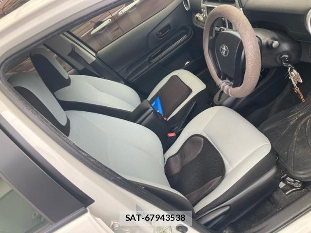 Toyota AQUA 2018-04 7978498-9