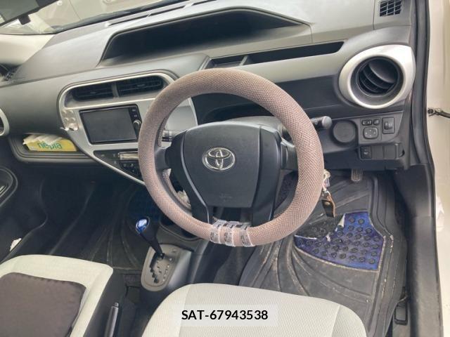 Toyota AQUA 2018-04 7978498-10