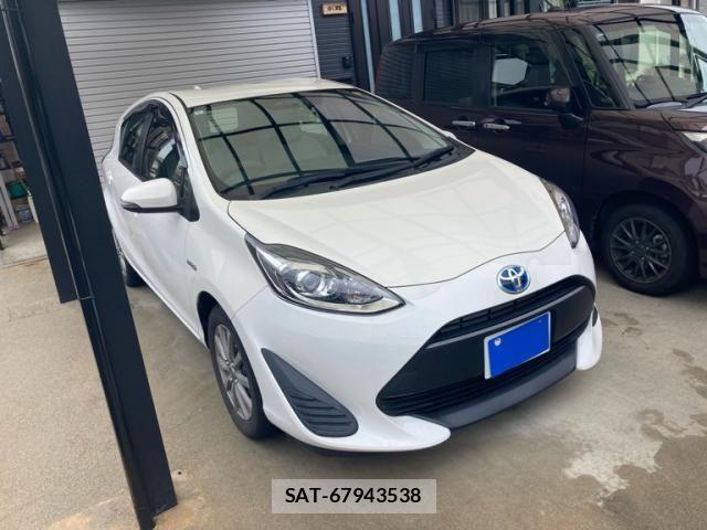 Toyota AQUA 2018-04 7978498-1