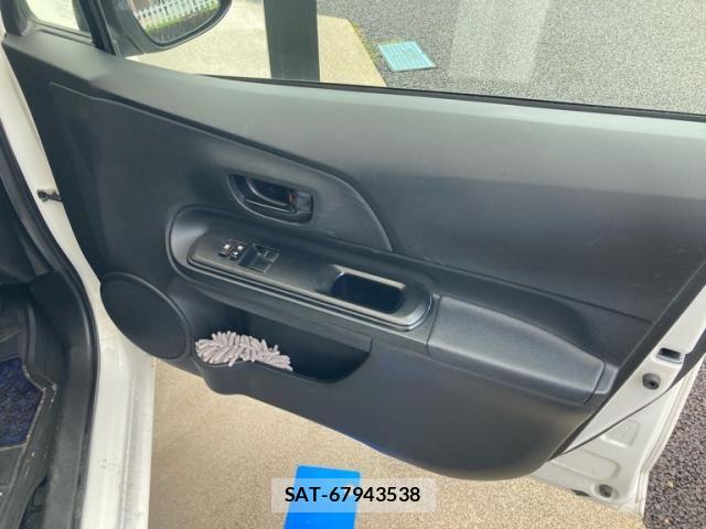 Toyota AQUA 2018-04 7978498-8