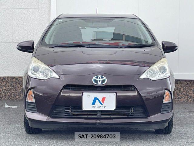 Toyota AQUA 2014-10 7978493-13