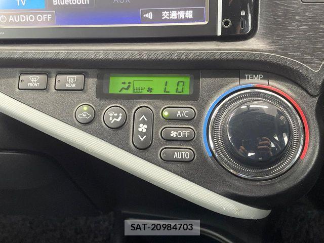 Toyota AQUA 2014-10 7978493-6