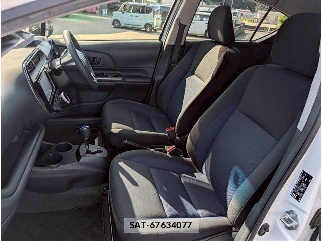Toyota AQUA 2019-06 7978484-11