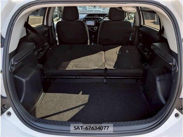 Toyota AQUA 2019-06 7978484-16