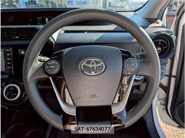 Toyota AQUA 2019-06 7978484-17