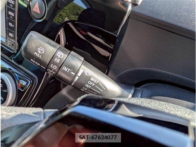 Toyota AQUA 2019-06 7978484-21