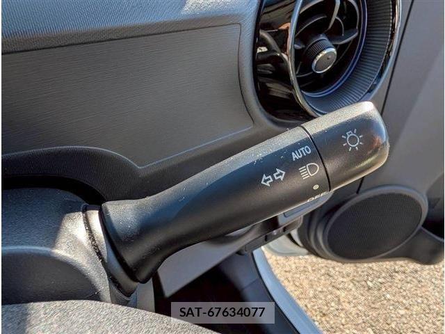 Toyota AQUA 2019-06 7978484-22