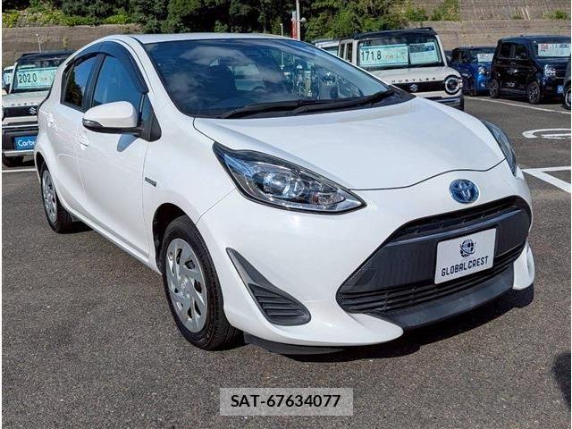 Toyota AQUA 2019-06 7978484-4