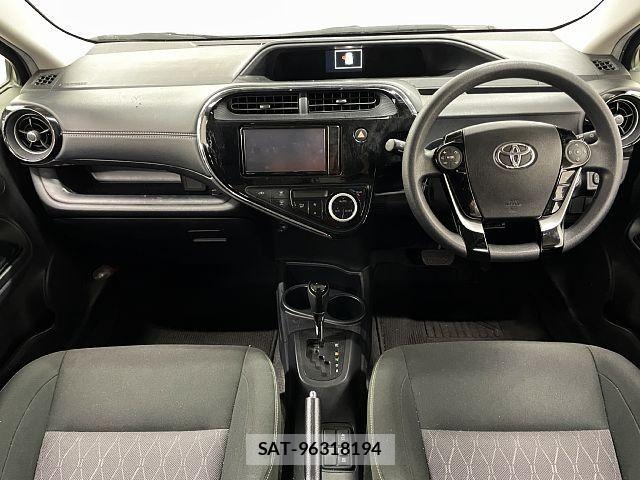 Toyota AQUA 2019-11 7978477-1