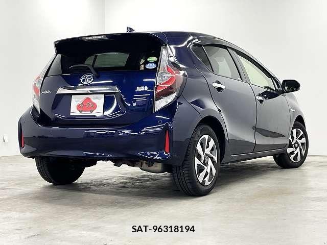 Toyota AQUA 2019-11 7978477-2