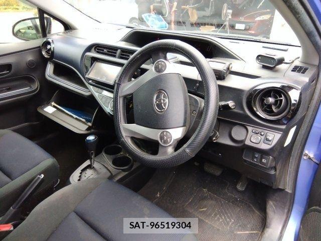 Toyota AQUA 2016-04 7978495-1