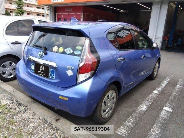 Toyota AQUA 2016-04 7978495-2