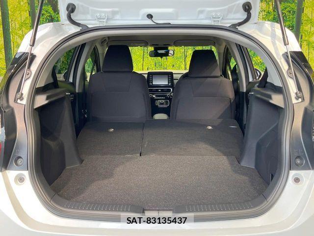 Toyota AQUA 2021-08 7978465-9
