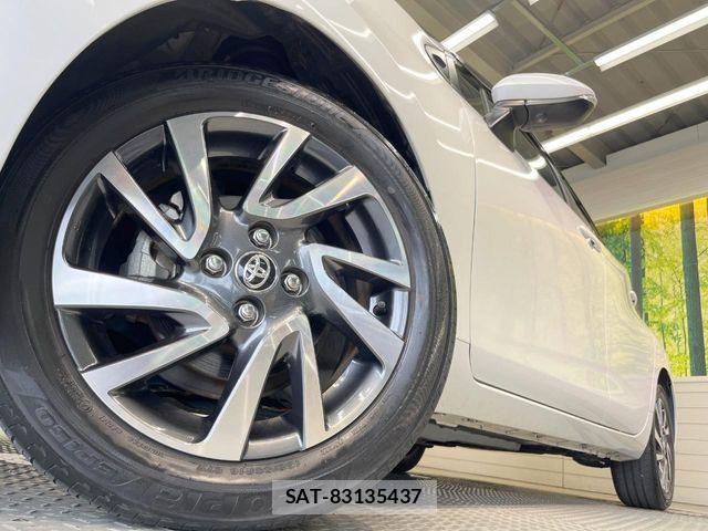 Toyota AQUA 2021-08 7978465-12