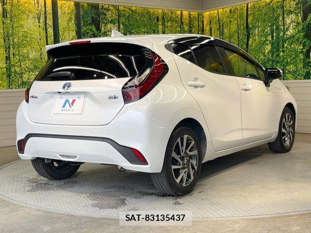 Toyota AQUA 2021-08 7978465-16