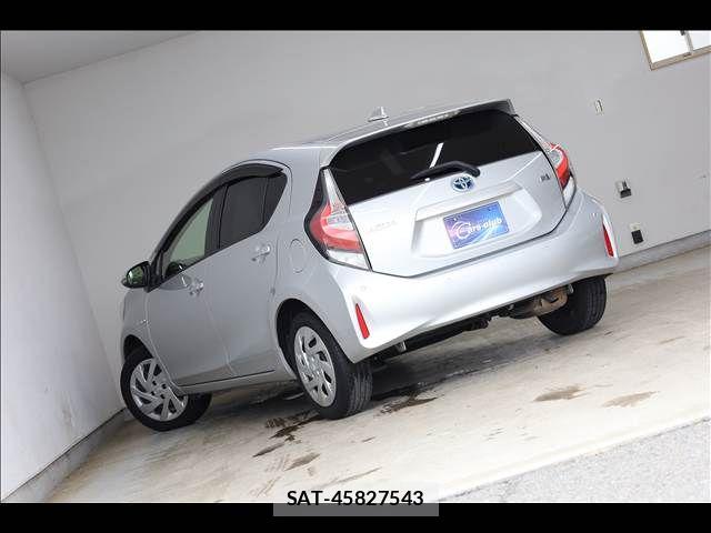 Toyota AQUA 2019-02 7978491-10