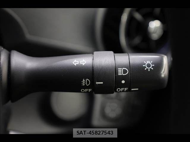 Toyota AQUA 2019-02 7978491-15