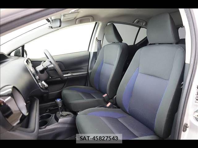 Toyota AQUA 2019-02 7978491-17