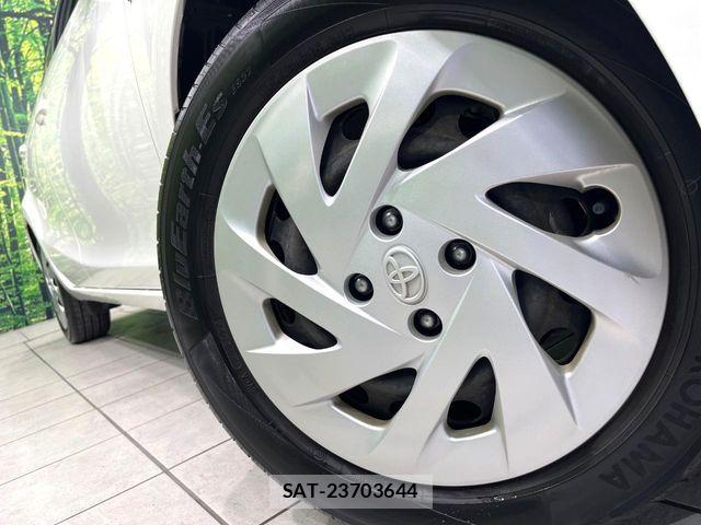 Toyota AQUA 2019-06 7978489-12