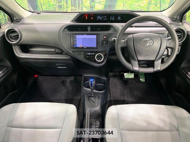 Toyota AQUA 2019-06 7978489-1