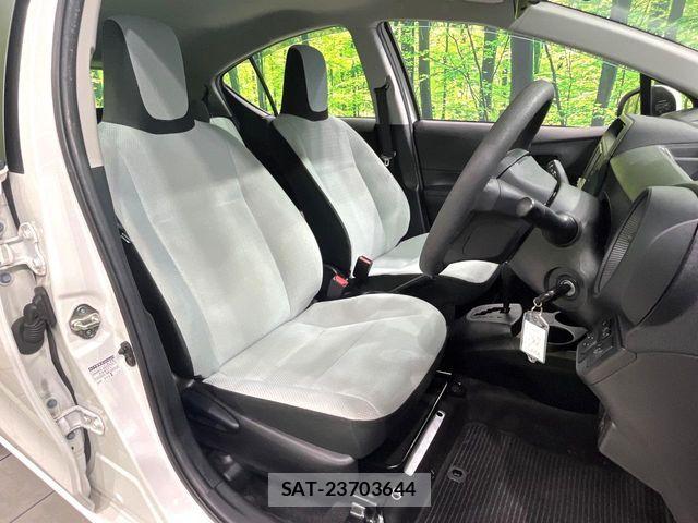 Toyota AQUA 2019-06 7978489-7