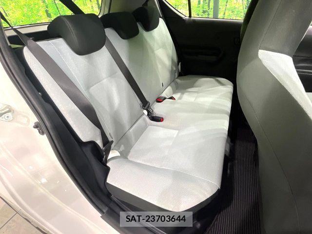Toyota AQUA 2019-06 7978489-8