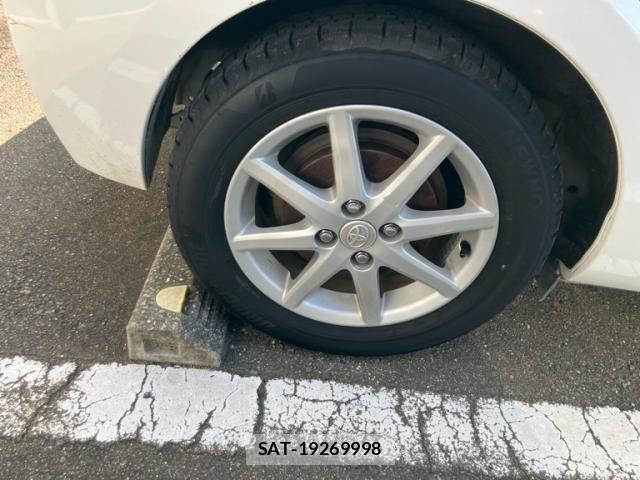 Toyota AQUA 2012-04 7978497-10