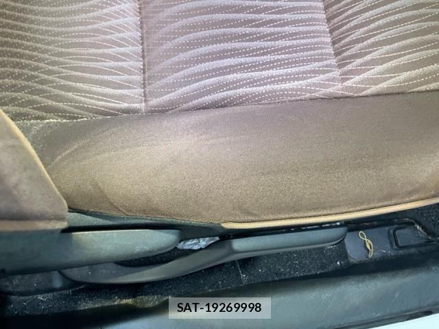Toyota AQUA 2012-04 7978497-28