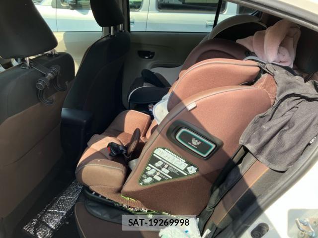 Toyota AQUA 2012-04 7978497-7