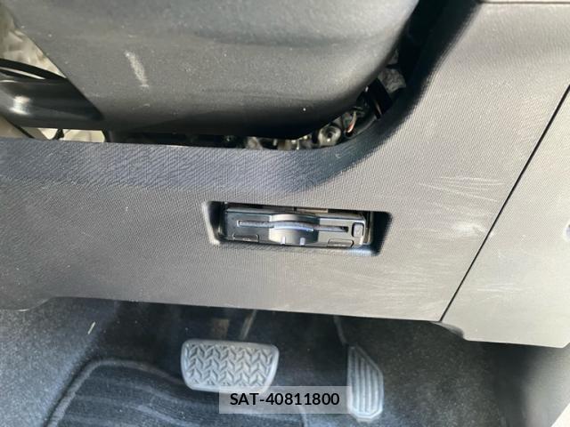 Toyota AQUA 2019-09 7978485-18
