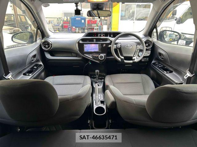 Toyota AQUA 2018-05 7978478-9