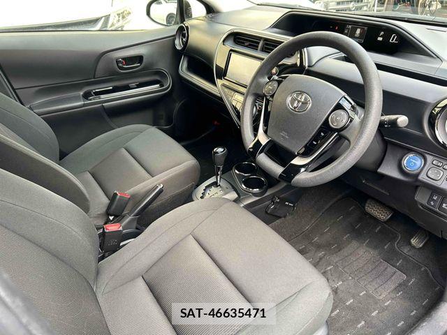 Toyota AQUA 2018-05 7978478-1