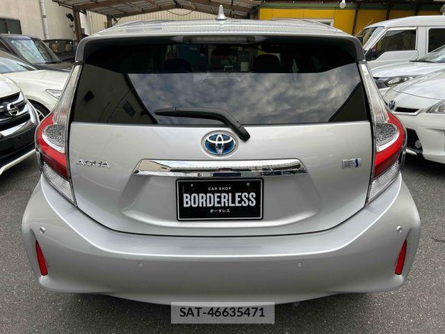 Toyota AQUA 2018-05 7978478-5