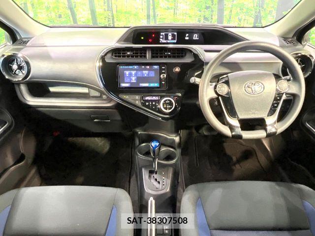 Toyota AQUA 2017-07 7978476-1