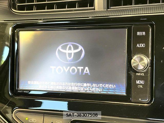 Toyota AQUA 2017-07 7978476-2