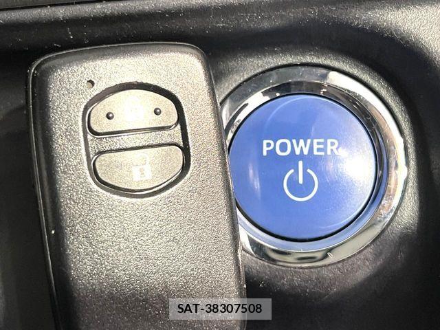 Toyota AQUA 2017-07 7978476-4
