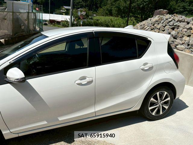 Toyota AQUA 2019-03 7978510-11